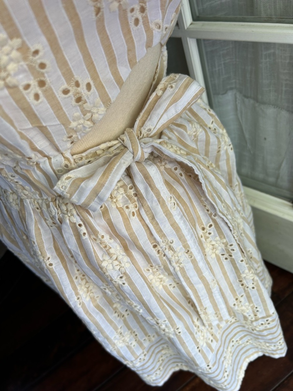 En Saison - NWT Cream and White Eyelet Stripe Peasant Dress - 100% Cotton - Picture 3 of 8
